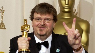 https://p3.no/filmpolitiet/wp-content/uploads/2010/06/moore.jpg