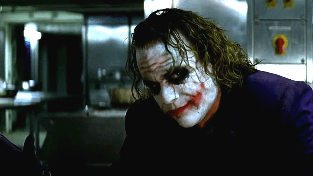 The Joker har noen syke drapsmetoder i The Dark Knight. (Foto: Warner Bros. Pictures)