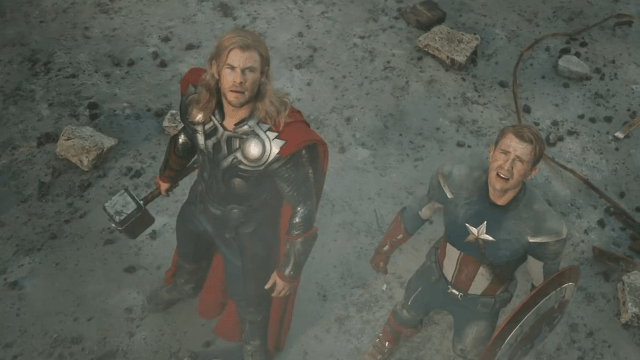 Chris Hemsworth som Thor og Chris Evans som Captain America i The Avengers. (Foto: The Walt Disney Company Nordic).
