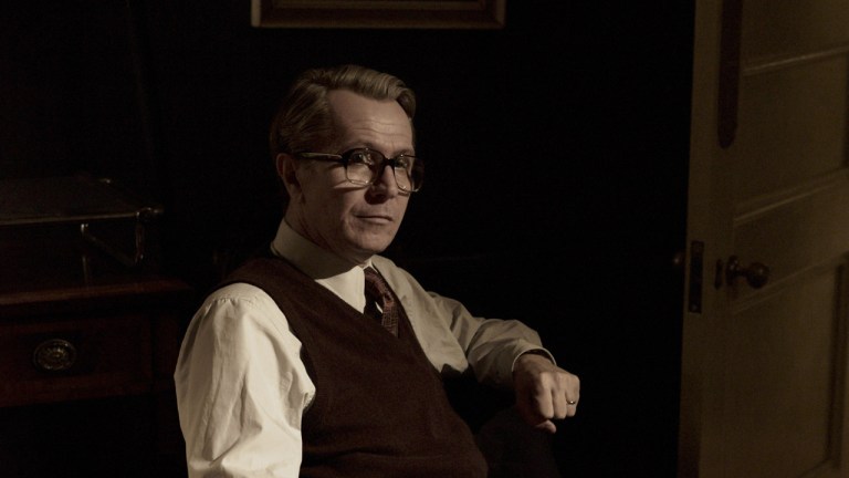 Gary Oldman gjør en av sine beste roller!