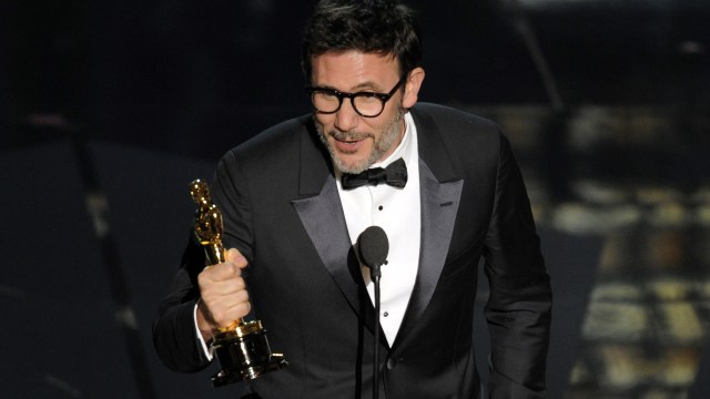 Michel Hazanavicius vant prisen for beste regi for filmen The Artist. (Foto: AP Photo/Mark J. Terrill).