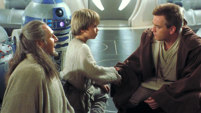 Forrige gang en ny «Star Wars»-trilogi hadde premiere var i 1999, da hadde Liam Neeson, Jake Lloyd og Ewan McGregor hovedrollene i «Star Wars: Episode 1 - Den skjulte trussel». (Foto: Twentieth Century Fox).