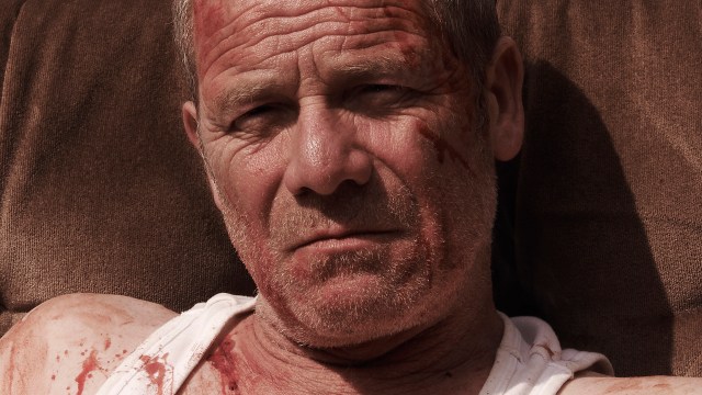 Peter Mullan spiller sterkt i Tyrannosaur (Foto: Arthaus).