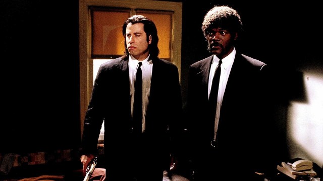 Er dette Travolta og Jacksons beste roller? Dei er i alle fall dei beste i dress (Bilde: Miramax).