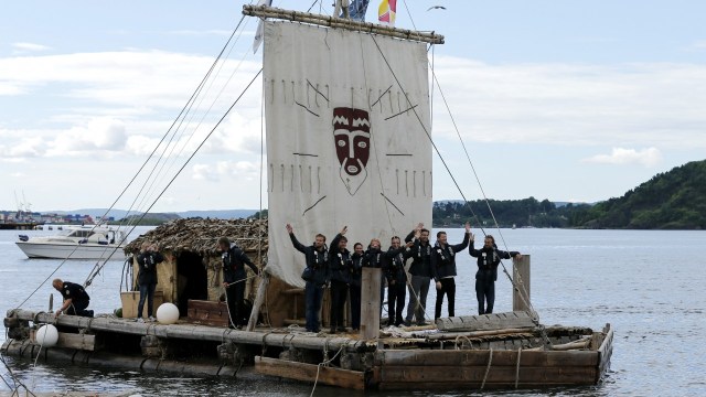 Kon-Tiki-flåten ankommer premieren i Oslo (Foto: Cornelius Poppe / NTB Scanpix)