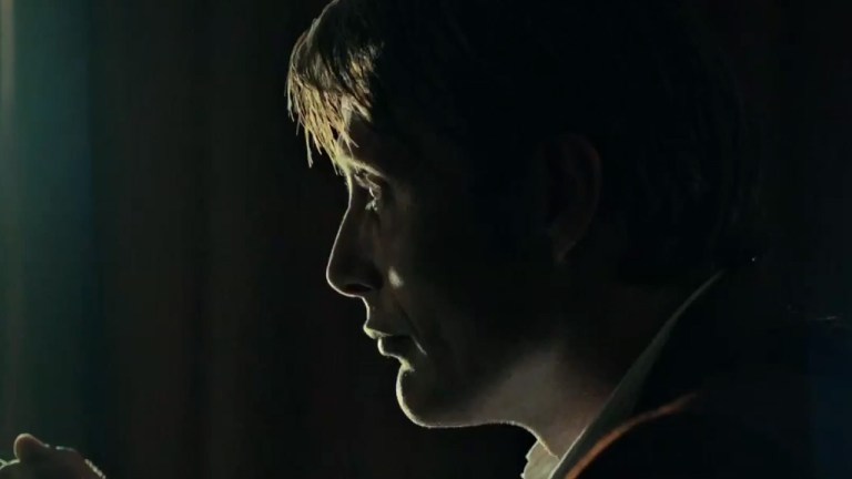 Se Mads Mikkelsen som Hannibal Lecter