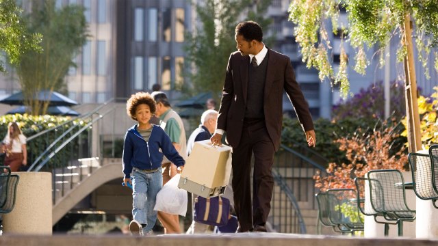Jaden og Will Smith i The Pursuit of Happyness. (Foto: The Walt Disney Company Nordic).