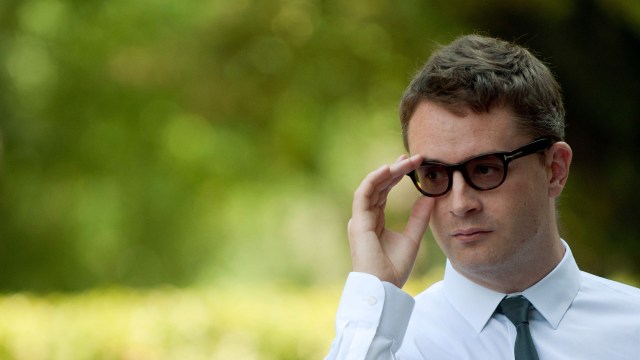 Hold brillan! Dette er regissør Nicolas Winding Refn  (Foto: AFP PHOTO/ TIZIANA FABI).