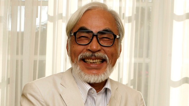 Går det an å se mer koselig ut? Nei! Hayao Miyazaki er hele klodens bestefar. Bildet er tatt i forbindelse med promoteringen av filmen «Ponyo» fra 2009. (Foto: REUTERS/Mario Anzuoni)