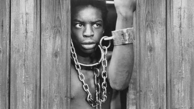 Skuespilleren Levar Burton fikk sitt store internasjonale gjennombrudd i rollen som den unge Kunta Kinte i «Røtter» fra 1977. (Foto: ABC)