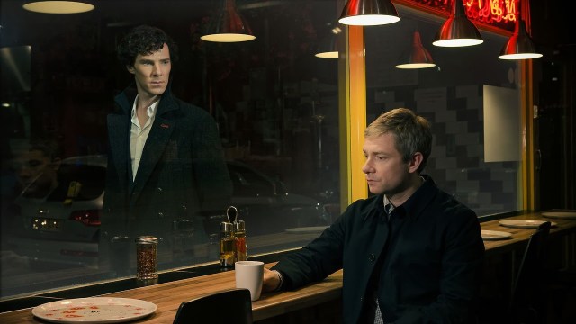 Sherlock Holmes (Benedict Cumberbatch) og John Watson (Martin Freeman) i tredje sesong av «Sherlock». (Foto: BBC)