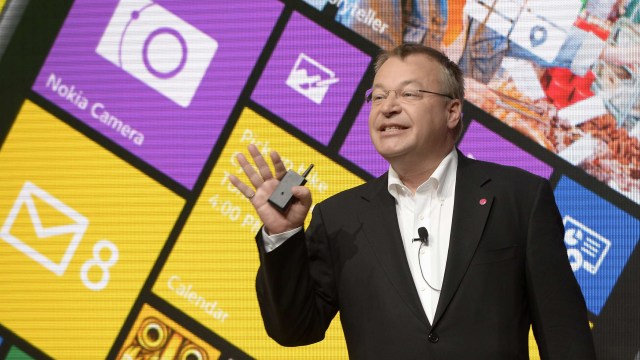 Den nye Xbox-sjefen Stephen Elop under en presentasjon på 2014 Mobile World Congress i Barcelona den 24. februar 2014. (Foto: AFP PHOTO/LLUIS GENE)