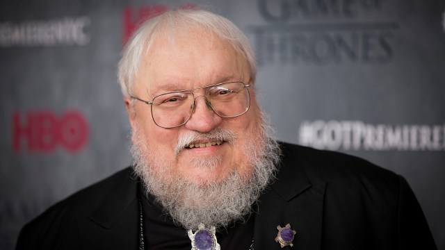 George R.R. Martin på den røde løperen før premieren av fjerde sesong av «Game of Thrones» i New York 18. mars, 2014. (Foto: REUTERS/Lucas Jackson)