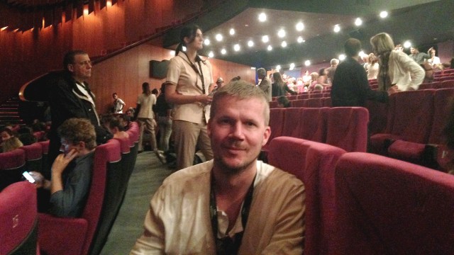 Vegard Larsen før visningen av Ryan Goslings «Lost River» den 20. mai under filmfestivalen i Cannes. (Foto: NRK)