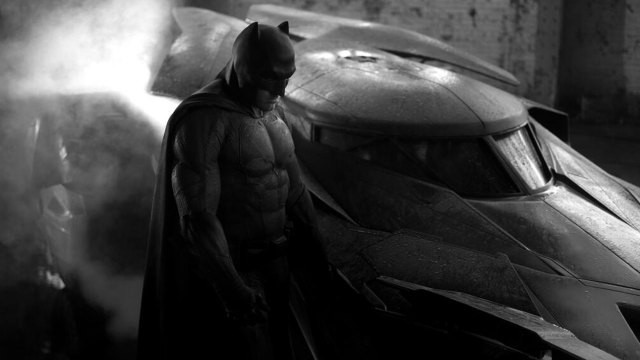 Hvis du ser nøye på bildet ser du den store Batman-logoen på brystet til Ben Affleck. (Foto: Zack Snyder, twitter.com/ZackSnyder/).