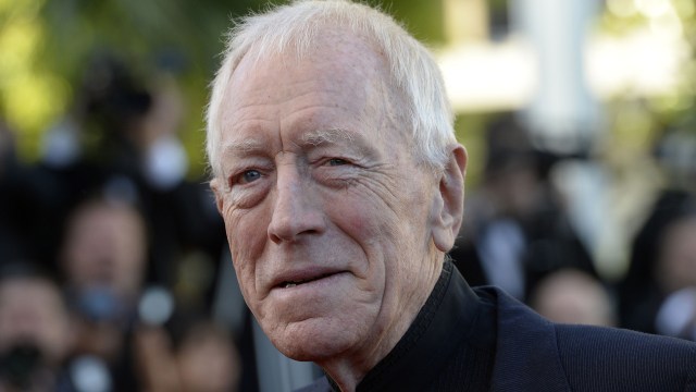 Nettstedet Aint' it cool news hevder skuespilleren Max von Sydow skal spille skurken i den syvende «Star Wars»-filmen. Her fotografert på den røde løperen under Cannes-festivalen i 2013. (Foto: AFP Photo / Anne-Christine Poujoulat)