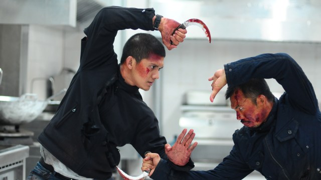 Spesielt god actionkoreografi kjennetegner begge «The Raid»-filmene. Her med hovedrolleinnehaver Iko Uwais (venstre) i en scene fra fjorårets oppfølger. (Foto: ActionFilm)