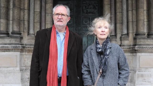 Jim Broadbent og Lindsay Duncan spiller ektepar på helgetur til Paris i Le Week-end (Foto: SF Norge AS).