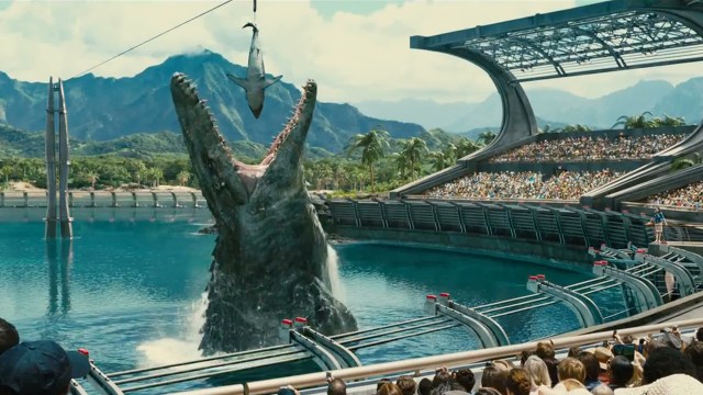 Den ferske traileren for Jurassic World byr på en heftigere foringsoppvisning enn i SeaWorld. (Foto: United International Pictures)