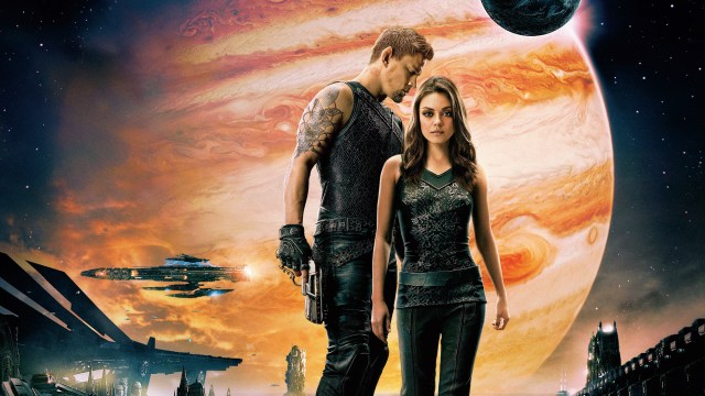 Channing Tatum og Mila Kunis spiller hovedrollene i Wachowski-søsknenes storfilm «Jupiter Ascending». (Foto: Warner Bros. Studios)