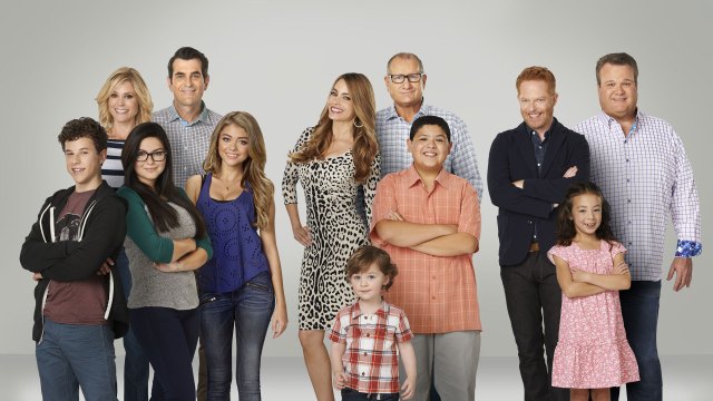 Dunphy- og Pritchett-familien er tilbake i sesong seks av Modern Family. (Foto: TV 2).
