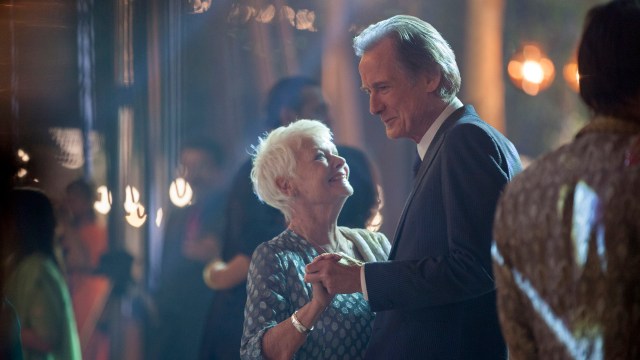 Forholdet mellom Evelyn (Judi Dench) og Douglas (Bill Nighy) må avklares i The Second Best Exotic Marigold Hotel (Foto: 20th Century Fox).