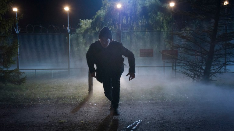 Between S01 E01
