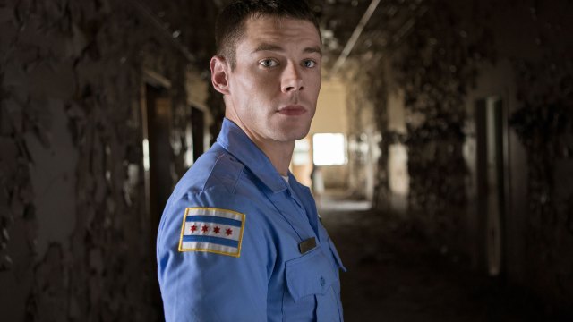 Brian J. Smith spiller politimannen Will i Sense8. (Foto: Murray Close/Netflix.)