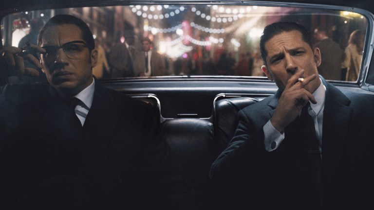 2 x Tom Hardy havner mellom to stoler