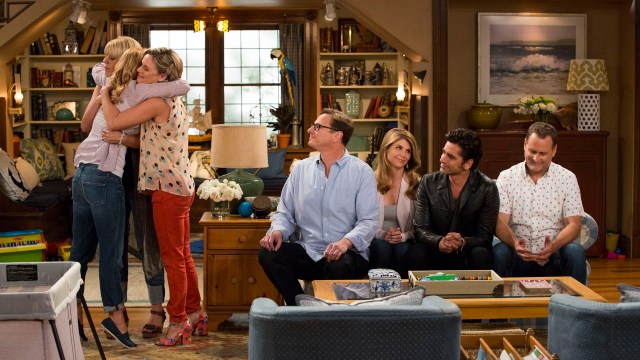 Gruppeklemmen lever videre, men hjertevarmen er borte i Fuller House. (Foto: Netflix)