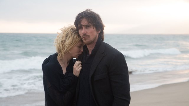 Cate Blanchett og Christian Bale i regissør Terrence Malicks film om en manusforfatter i åndelig krise. (Foto: SF Norge)