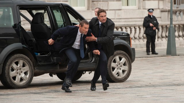 Presidenten (Aaron Eckhart) og livvakten (Gerard Butler) på flukt i London Has Fallen (Foto: Lionsgate/ Nordisk film Distribusjon)