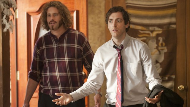 Erlich (T.J. Miller) og Richard (Thomas Middleditch) fortsetter å levere herlig munnrapp og treffende humor i tredje sesong av Silicon Valley. (Foto: HBO Nordic)