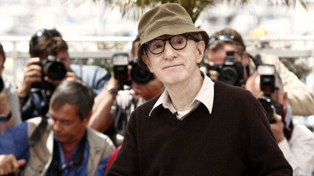 Cannes-veteran Woody Allen ved et av sine tidligere besøk til den franske filmfestivalen. (Foto: NTBScanpix, Matt Sayles).