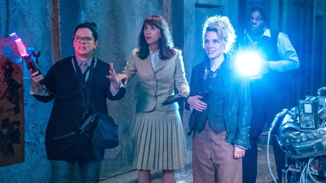 Melissa McCarthy, Kristen Wiig, Kate McKinnon og Leslie Jones i Ghostbusters. (Foto: United International Pictures).