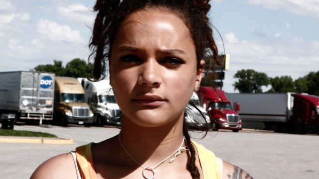 Nykommer Sasha Lane spiller fryktløst og intuitivt i American Honey. (Foto: United International Pictures)