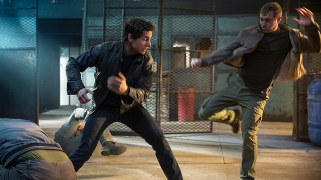 Tom Cruise får god bruk for sine actionferdigheter i Jack Reacher: Vend aldri tilbake (Foto: United International Pictures).