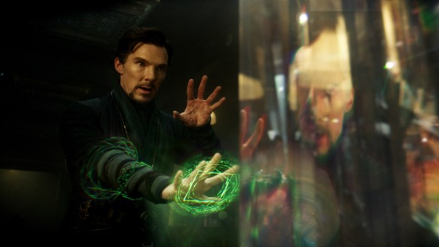 En opplagt Benedict Cumberbatch spiller tittelrollen i Doctor Strange. (Foto: ©2016 Marvel. All Rights Reserved)