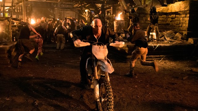 Vin Diesel bruker motorsykkel som våpen i 