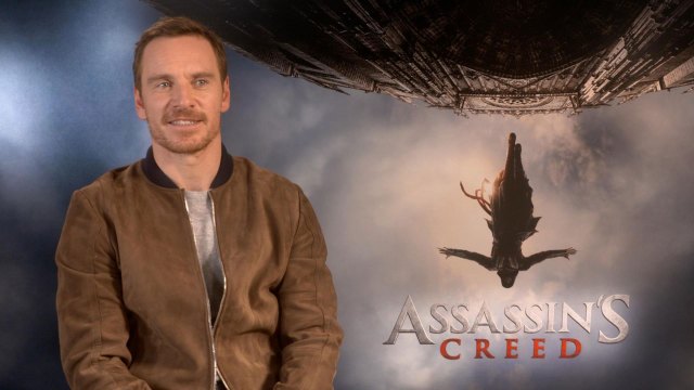 NRK møtte Michael Fassbender i London i forbindelse med premieren på Assassins Creed-filmen. (Foto: NRK)