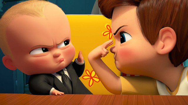 Det er på ingen måte kjærlighet ved første blikk mellom Tim og Boss Baby. (Foto: Twentieth Century Fox Norway)