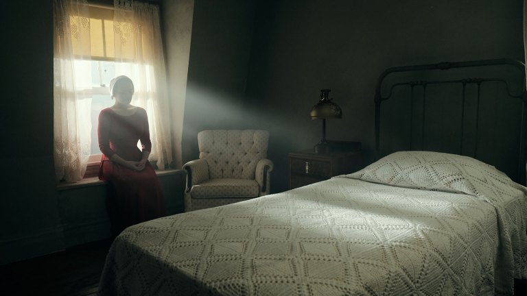 The Handmaid’s Tale S01 E01 – E03