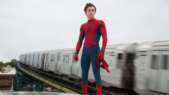 Tom Holland er sjarmerende i rollen som Peter Parker i Spider-Man: Homecoming. (Foto: United International Pictures).