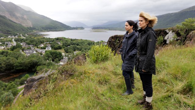 Den idylliske og sagnomsuste innsjøen Loch Ness har en sentral rolle i mordmysterieserien med samme navn.  (Foto: TV2)