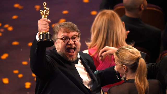 Guillermo del Toro vant prisen for beste regi for sin nydelige monsterfilm The Shape of Water, som også vant Oscar for beste film. (Foto: NTBScanpix, Chris Pizzello/Invision/AP)