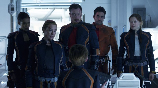 Familien Robinson er i fokus i Lost in Space (Foto: Netflix)