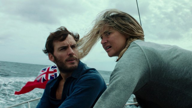 Richard (Sam Claflin) og Tami (Shailene Woodley) skal seile fra Tahiti til San Diego i 