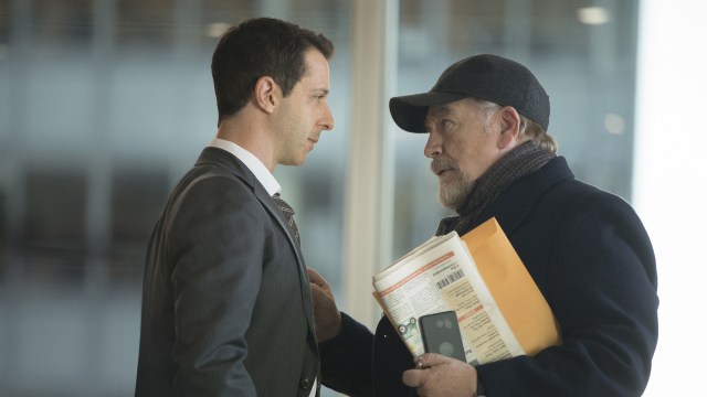 Kendall Roy (Jeremy Strong) og Logan Roy (Brian Cox) er far og sønn med dype konflikter i Succession. (Foto: HBO Nordic)