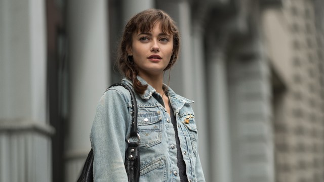 Ella Purnell spiller Tess i Sweetbitter. (Foto: C More).