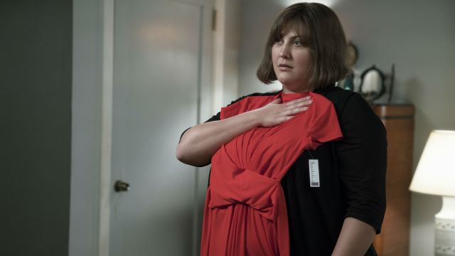 Den overvektige Plum drømmer om å bli tynn i Dietland. (Foto: Amazon Prime).